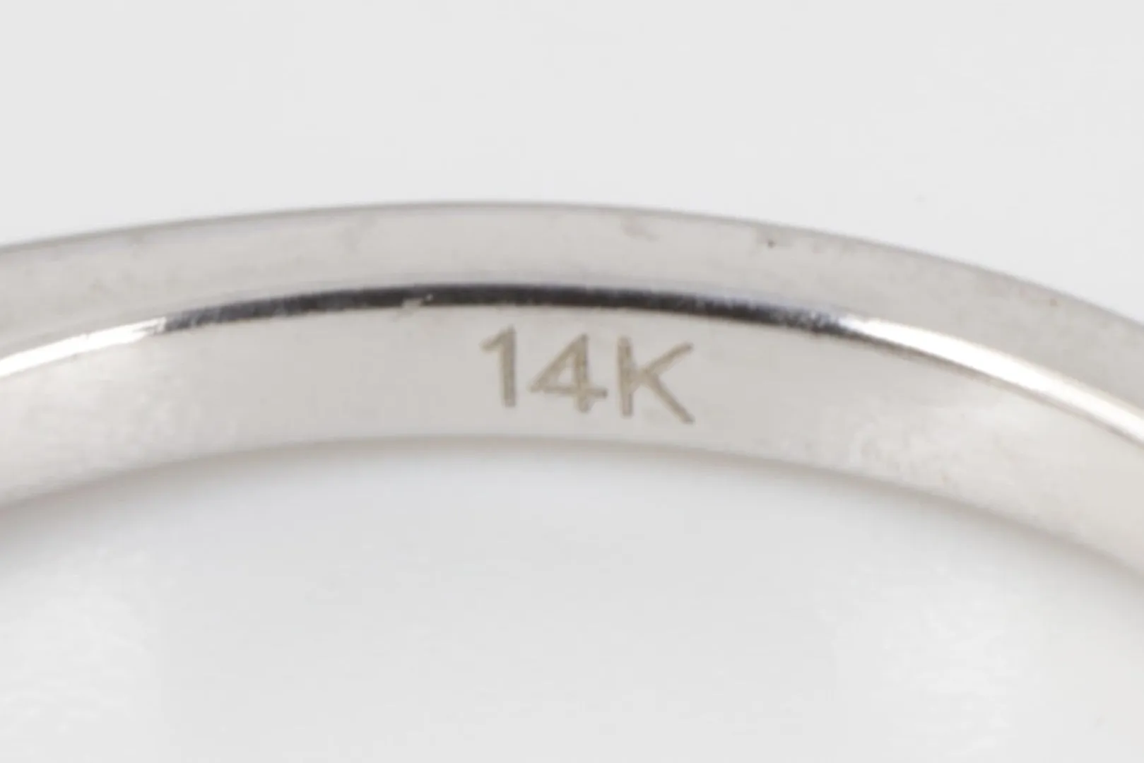 14k White Gold 0.15tcw Diamond Band Size 4.25 (1.70g.)