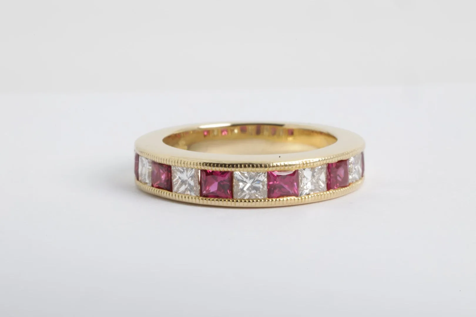 18k Yellow Gold 0.75tcw Diamond 0.68tcw Ruby Ring Size 3.75 (5.00g.)