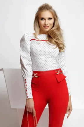 Camicia elegante bianca a fantasia con maniche a sbuffo e rifiniture rosse