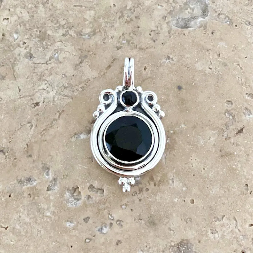 Onyx Pendant - Ishtar