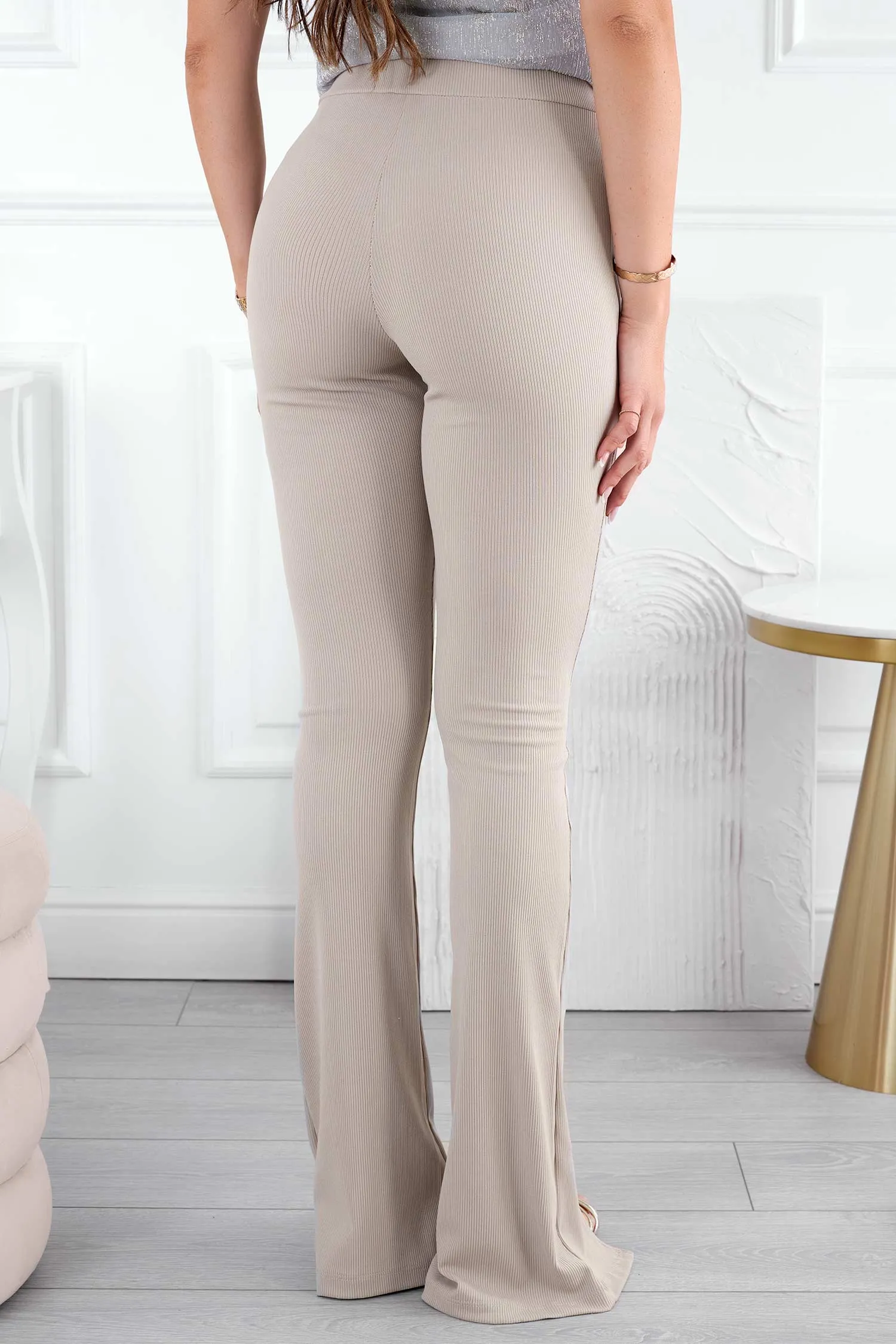 Pantalone beige a costine con spacco