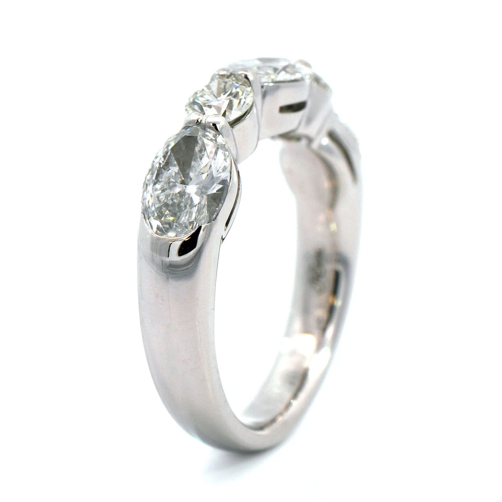 Platinum Shared Prong Alternating Round and Oval Diamond Band