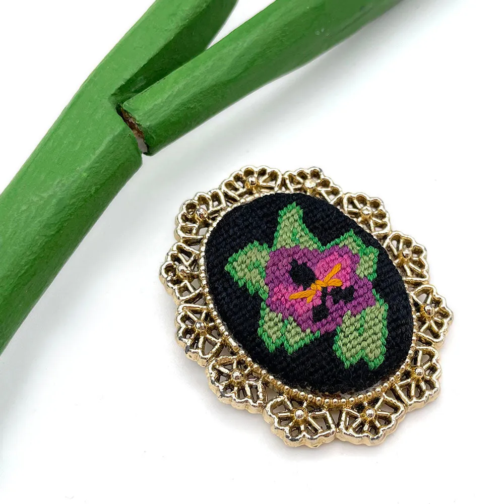 【USA輸入】 ヴィンテージ 刺繍 フラワー ブローチペンダント/Vintage Embroidered Flower Brooch Pendant