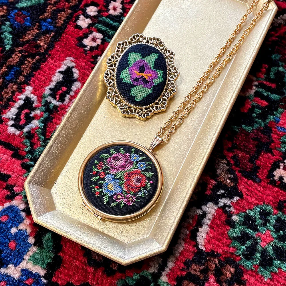 【USA輸入】 ヴィンテージ 刺繍 フラワー ブローチペンダント/Vintage Embroidered Flower Brooch Pendant